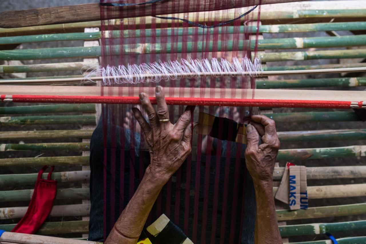 Sheraton Bali Kuta Resort Екстериор снимка Weaving in Mandalay