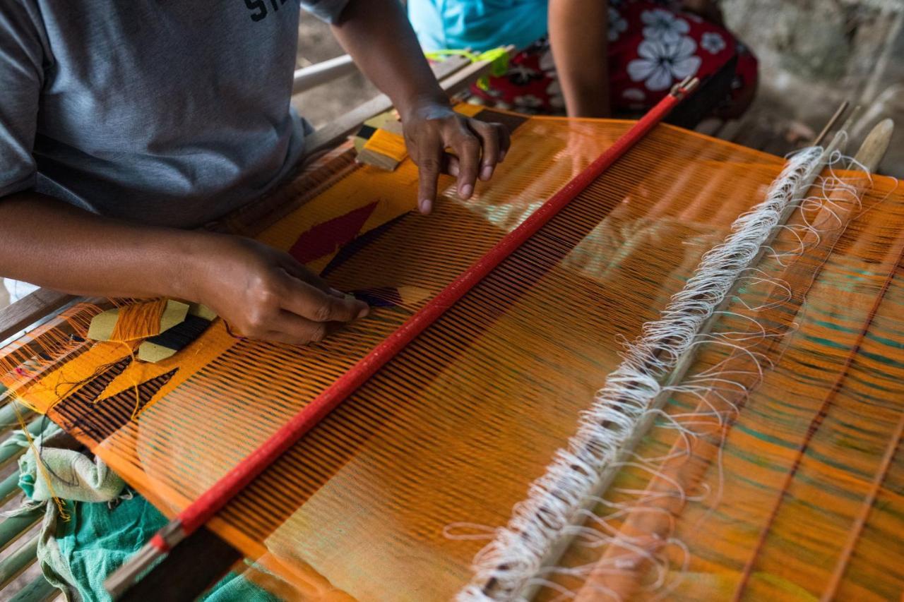 Sheraton Bali Kuta Resort Екстериор снимка Weaving in Madagascar