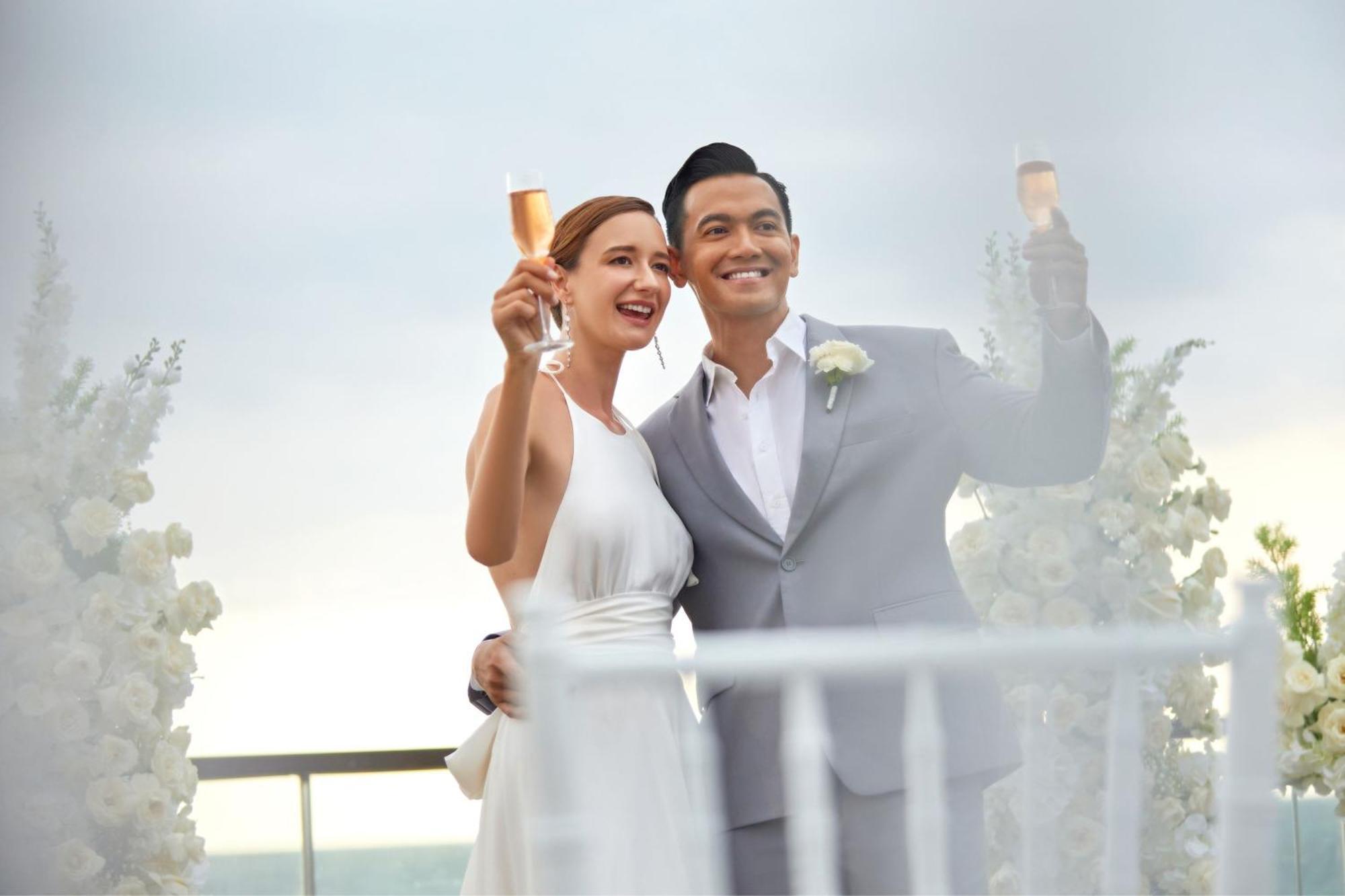 Sheraton Bali Kuta Resort Екстериор снимка Wedding on board