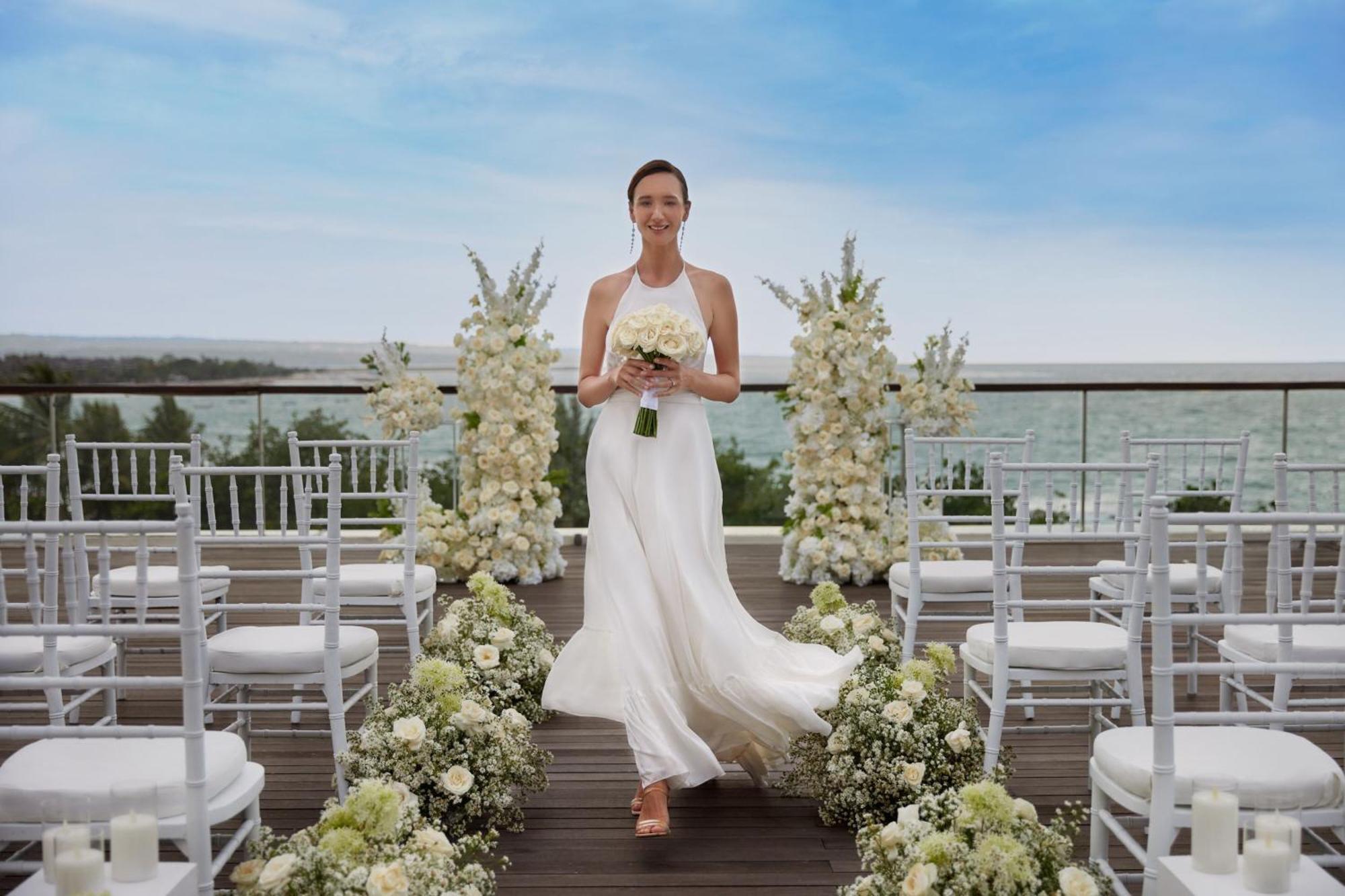 Sheraton Bali Kuta Resort Екстериор снимка Wedding at the hotel