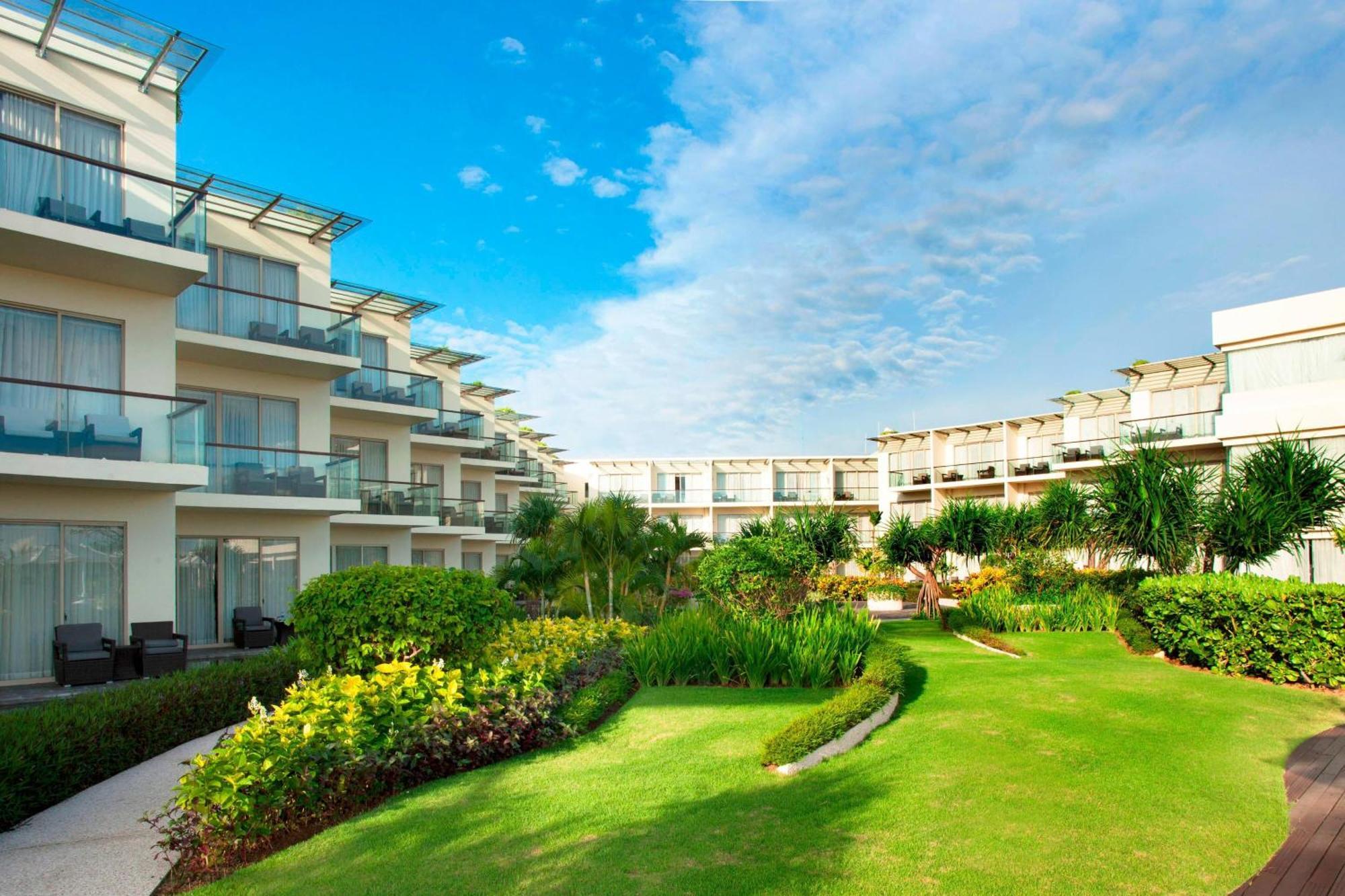 Sheraton Bali Kuta Resort Екстериор снимка The Westin Playa Mujeres Golf Resort & Spa, located in Playa Mujeres, Quintana Roo, Mexico.