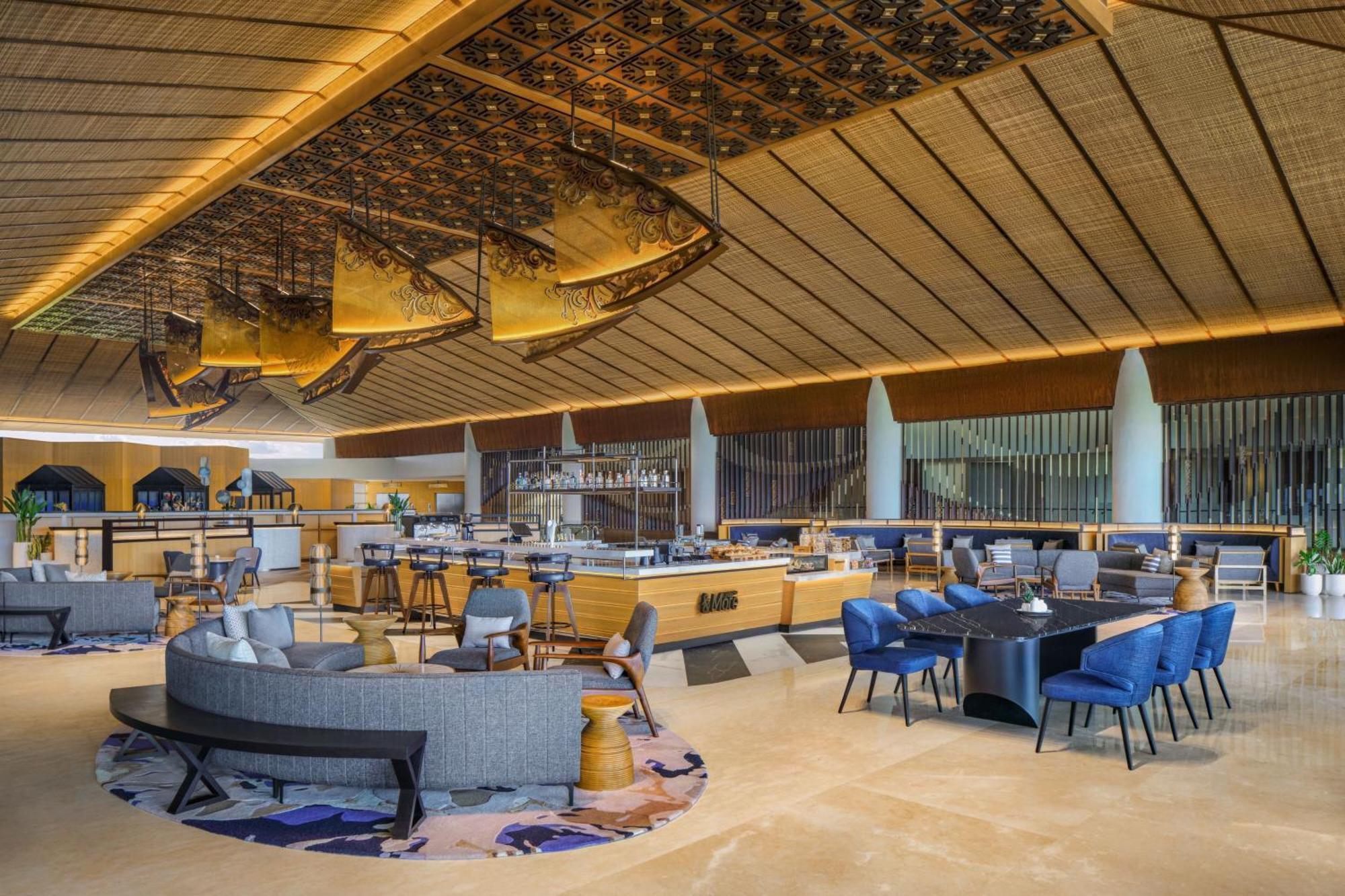 Sheraton Bali Kuta Resort Екстериор снимка The Lounge at the airport